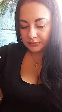 Snapshot of DaisyStreet chatting on 10/05/25, 09:29 DaisyStreet online show from 10/05/25, 09:29