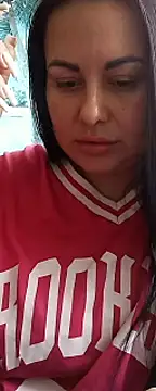 Snapshot of DaisyStreet chatting on 10/09/25, 08:12 DaisyStreet online show from 10/09/25, 08:12