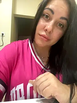 Snapshot of DaisyStreet chatting on 10/24/25, 08:55 DaisyStreet online show from 10/24/25, 08:55