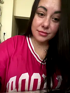 Snapshot of DaisyStreet chatting on 10/26/25, 08:20 DaisyStreet online show from 10/26/25, 08:20