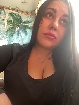 Snapshot of DaisyStreet chatting on 10/30/25, 09:44 DaisyStreet online show from 10/30/25, 09:44