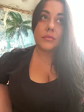 Snapshot of DaisyStreet chatting on 10/31/25, 09:54 DaisyStreet online show from 10/31/25, 09:54