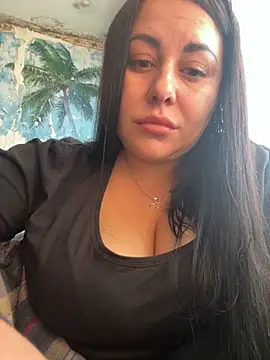 Snapshot of DaisyStreet chatting on 11/02/25, 10:17 DaisyStreet online show from 11/02/25, 10:17