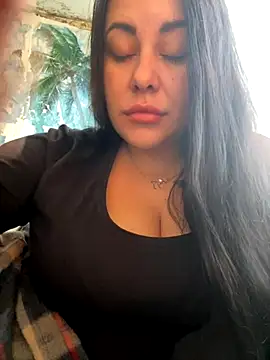 Snapshot of DaisyStreet chatting on 11/03/25, 08:59 DaisyStreet online show from 11/03/25, 08:59