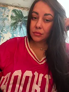 Snapshot of DaisyStreet chatting on 11/04/25, 10:47 DaisyStreet online show from 11/04/25, 10:47