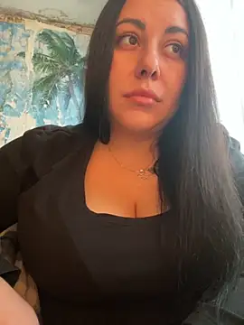 Snapshot of DaisyStreet chatting on 11/06/25, 12:28 DaisyStreet online show from 11/06/25, 12:28