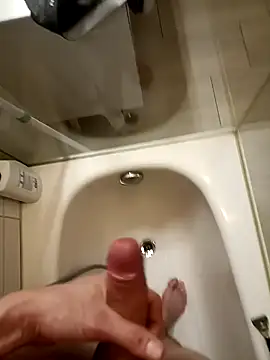 Snapshot of victortt chatting on 11/21/25, 06:06 victortt online show from 11/21/25, 06:06