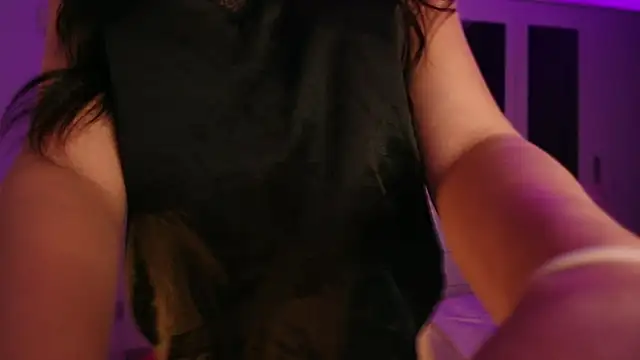 KaylaLaine online show from 10/06/25, 06:11