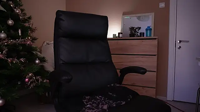 KaylaLaine online show from 12/14/25, 07:14