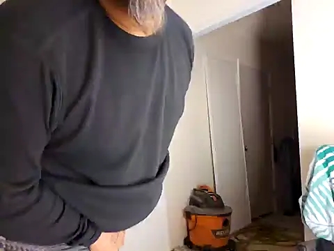 Snapshot of anyway2cum chatting on 01/13/25, 05:01 anyway2cum online show from 01/13/25, 05:01