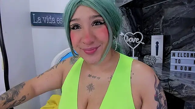 Snapshot of miss_danika chatting on 01/15/26, 11:04 miss danika online show from 01/15/26, 11:04