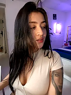 Snapshot of lucianaroy chatting on 09/30/25, 06:13 lucianaroy online show from 09/30/25, 06:13