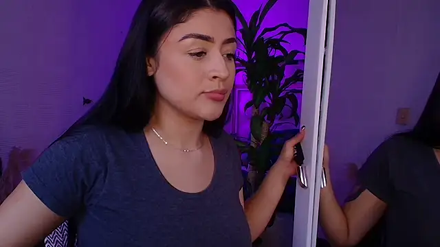 Snapshot of lucianaroy chatting on 10/03/25, 08:17 lucianaroy online show from 10/03/25, 08:17