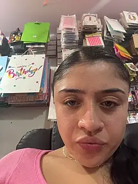 Snapshot of lucianaroy chatting on 10/22/25, 05:24 lucianaroy online show from 10/22/25, 05:24