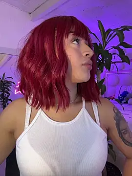 Snapshot of lucianaroy chatting on 11/14/25, 10:07 lucianaroy online show from 11/14/25, 10:07