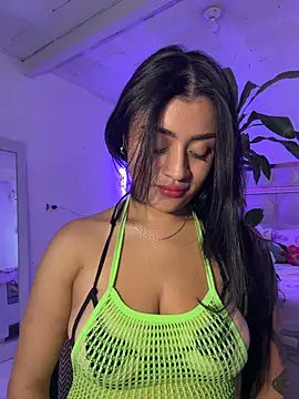 Snapshot of lucianaroy chatting on 11/27/25, 10:45 lucianaroy online show from 11/27/25, 10:45