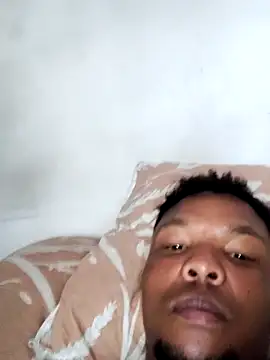 Snapshot of hugo3918_ chatting on 09/15/25, 04:18 hugo3918  online show from 09/15/25, 04:18