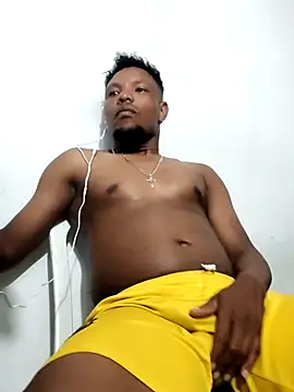 Snapshot of hugo3918_ chatting on 09/29/25, 11:20 hugo3918  online show from 09/29/25, 11:20