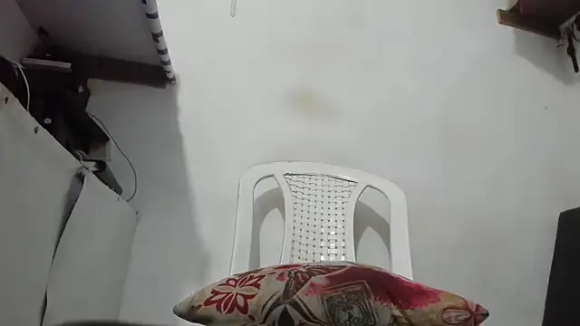 hugo3918  online show from 11/19/25, 12:21