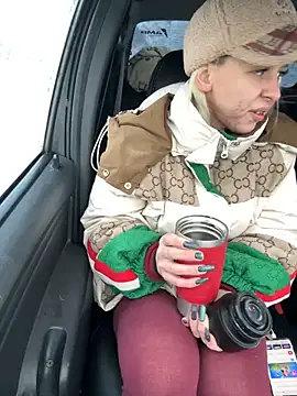 Snapshot of LikaCat chatting on 11/04/25, 02:21 LikaCat online show from 11/04/25, 02:21