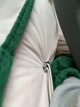 Snapshot of LikaCat chatting on 11/06/25, 02:12 LikaCat online show from 11/06/25, 02:12