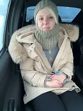 Snapshot of LikaCat chatting on 11/11/25, 02:00 LikaCat online show from 11/11/25, 02:00