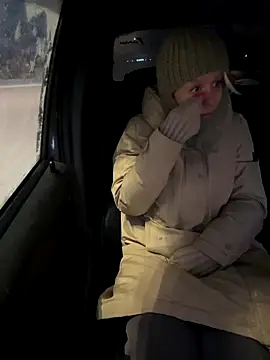 Snapshot of LikaCat chatting on 11/15/25, 01:14 LikaCat online show from 11/15/25, 01:14