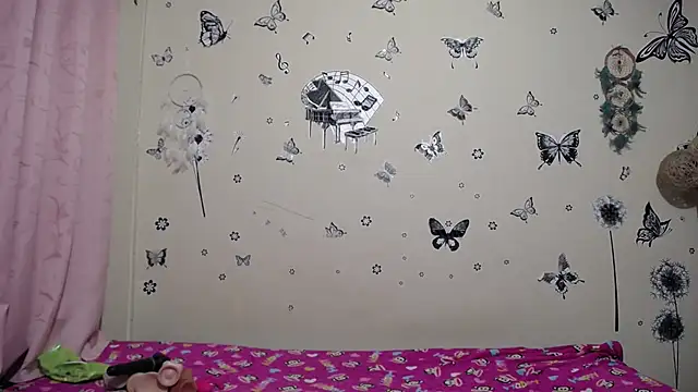 Nicolle-sky online show from 06/26/26, 08:19
