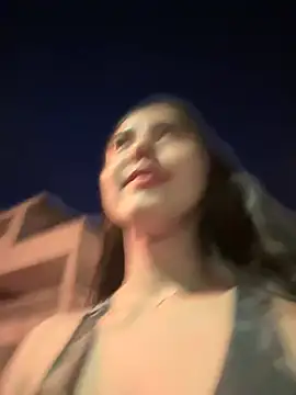 MarianaBenz online show from 01/18/25, 11:33