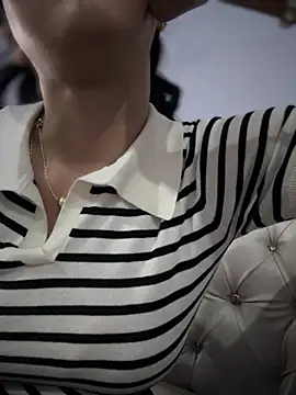 MarianaBenz online show from 01/30/25, 08:21