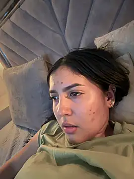 MarianaBenz online show from 02/10/25, 08:31