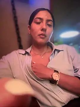 Snapshot of MarianaBenz chatting on 02/28/25, 01:37 MarianaBenz online show from 02/28/25, 01:37