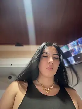 MarianaBenz online show from 06/18/26, 12:33
