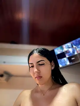 MarianaBenz online show from 06/28/26, 12:38