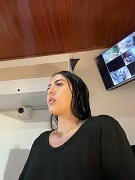 MarianaBenz online show from 07/20/26, 11:51