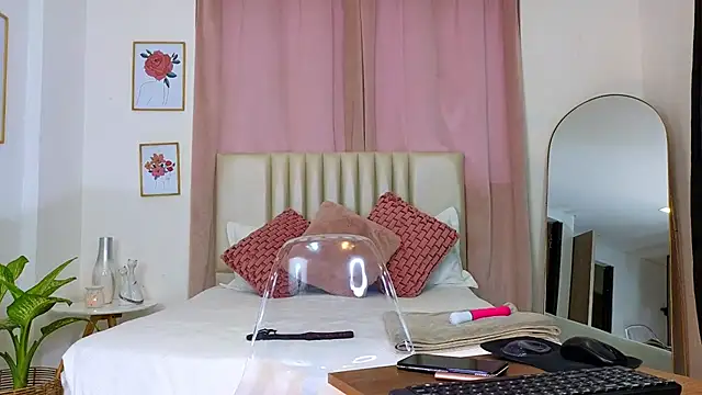 KristennBlue online show from 12/27/24, 10:48