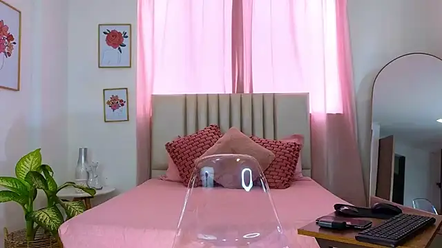 KristennBlue online show from 02/03/25, 05:24