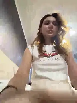 QuitieLia online show from 11/18/25, 08:19