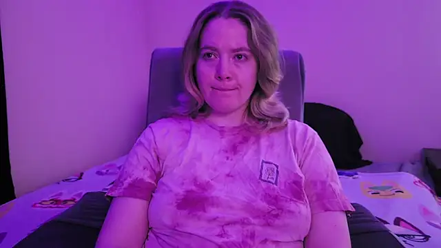 InternetFairy XO online show from 10/31/25, 06:25