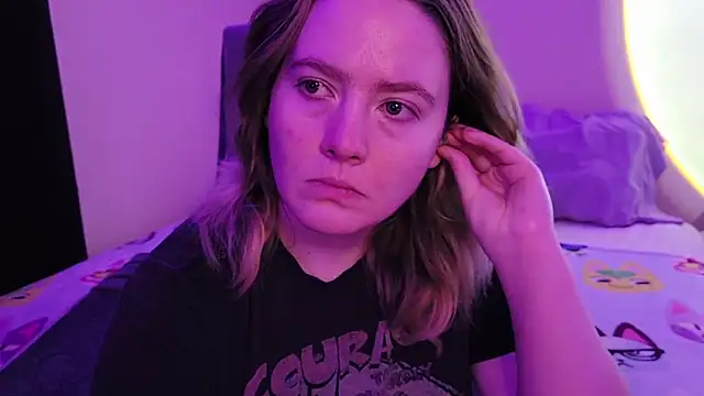 Snapshot of InternetFairy_XO chatting on 11/22/25, 05:28 InternetFairy XO online show from 11/22/25, 05:28