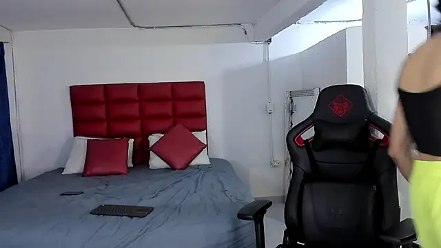 LyonGallego  online show from 10/13/25, 06:13