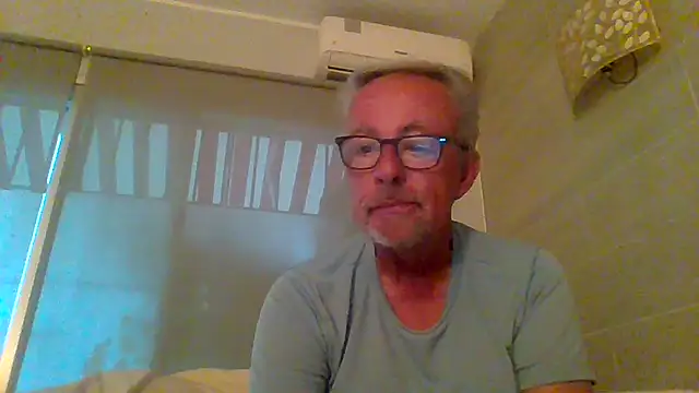 tuggy59 online show from 11/17/25, 06:52