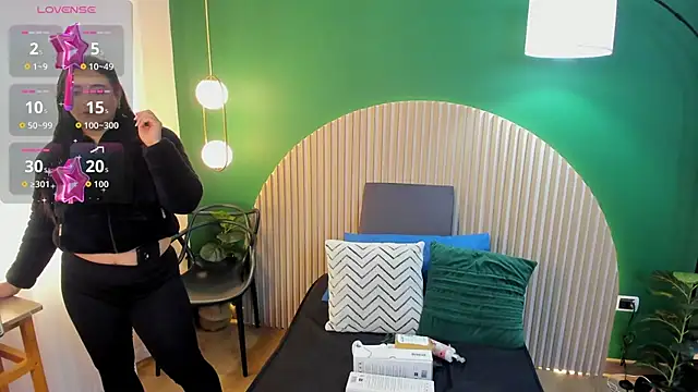 taylor bennet online show from 09/21/25, 12:07