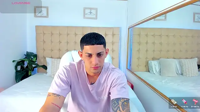 Alex cute77 online show from 10/01/25, 12:33