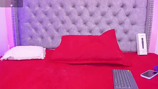 Snapshot of Sofia_Girl_ chatting on 10/26/25, 08:09 Sofia Girl  online show from 10/26/25, 08:09