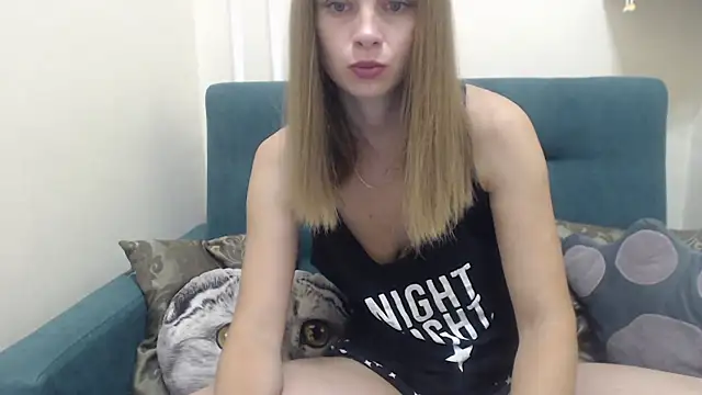 Snapshot of BustyBlondyShow chatting on 07/06/26, 06:10 BustyBlondyShow online show from 07/06/26, 06:10
