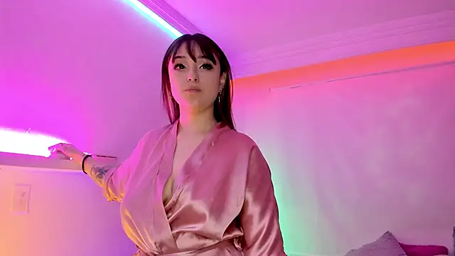 Snapshot of Gloomydoll chatting on 11/22/25, 05:23 Gloomydoll online show from 11/22/25, 05:23