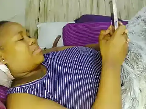 Real1SweetQueen online show from 05/18/26, 06:47