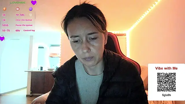 zoe jeane beker online show from 06/15/26, 02:47