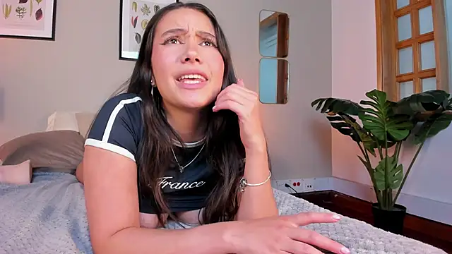 samanthfox444   online show from 02/12/25, 05:58